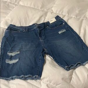 Boyfriend Bermuda Jean shorts